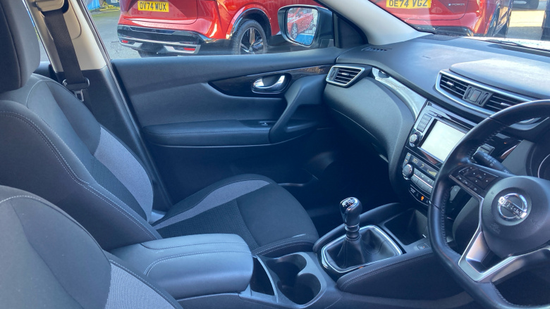 Nissan Qashqai 1.3 DiG-T 160 Acenta Premium 5dr Petrol Hatchback